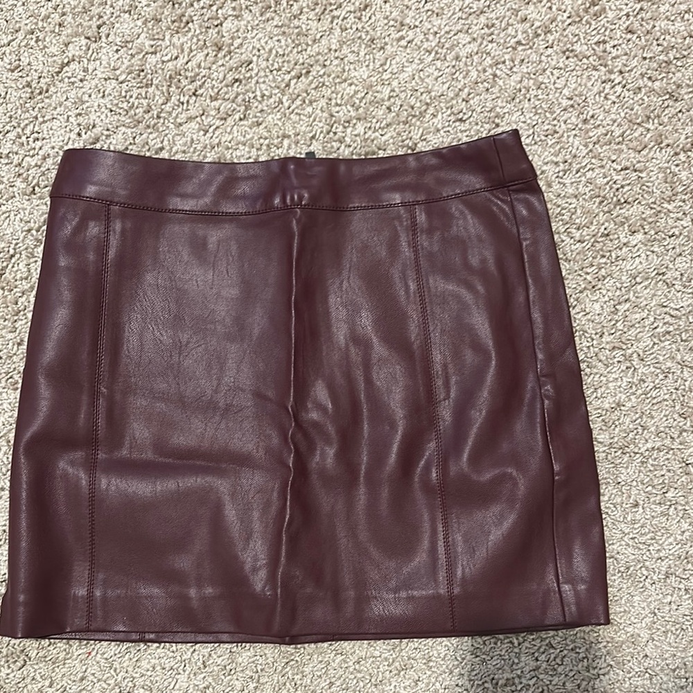 Elegant Burgundy Leather Skirt